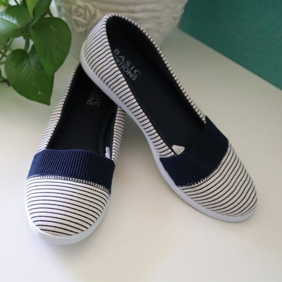 Basic Editions HANA Striped Slip On Flats - Navy/White, Size 7 - Picture 9 of 13